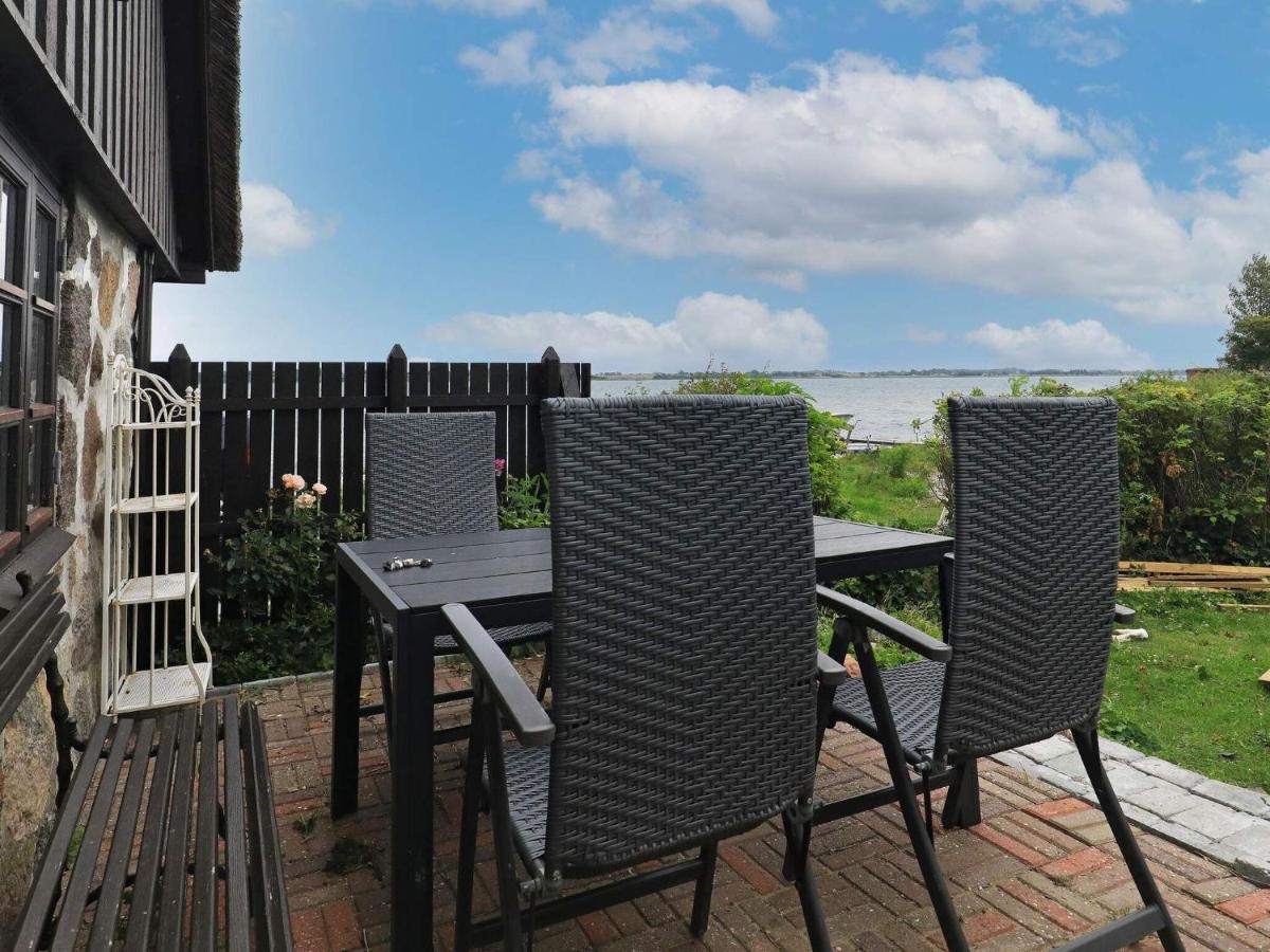4 Person Holiday Home In Mesinge Eksteriør bilde