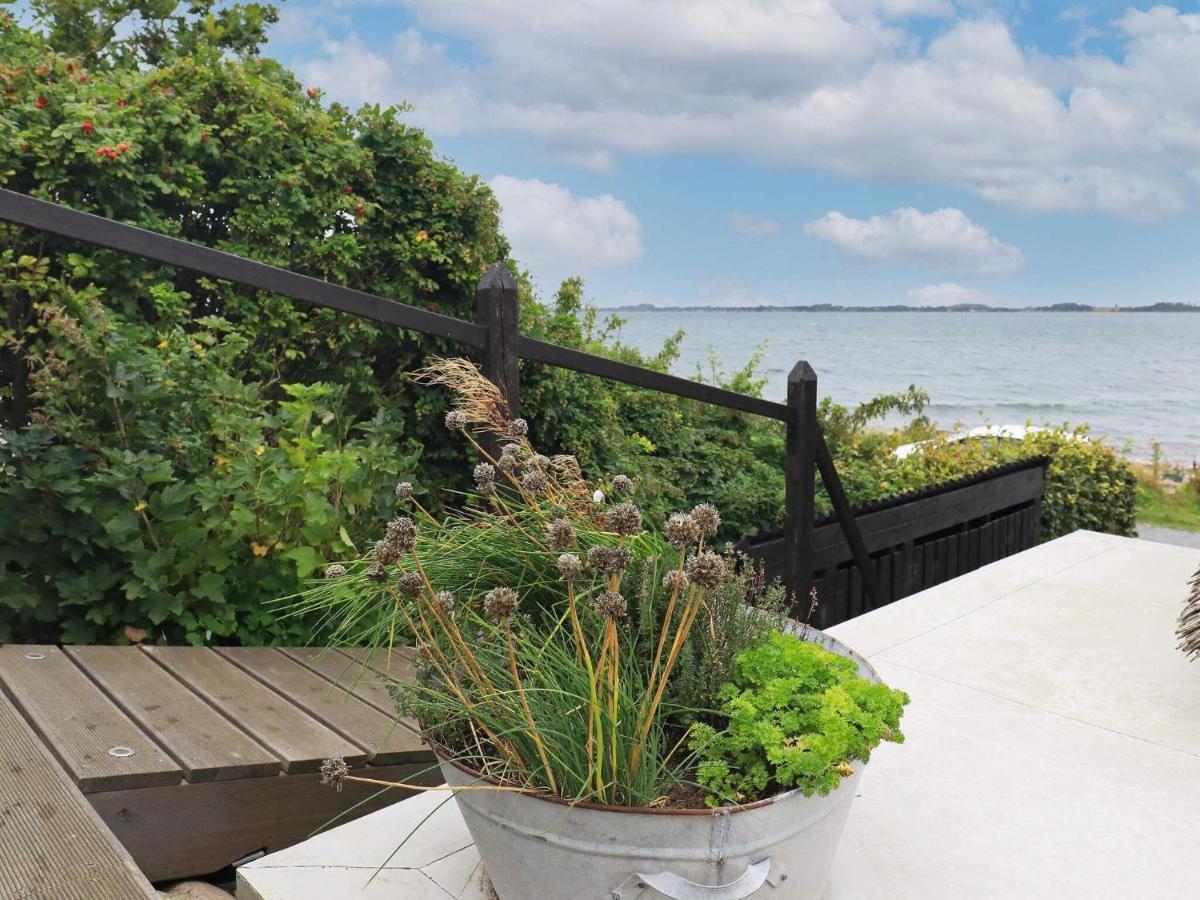 4 Person Holiday Home In Mesinge Eksteriør bilde