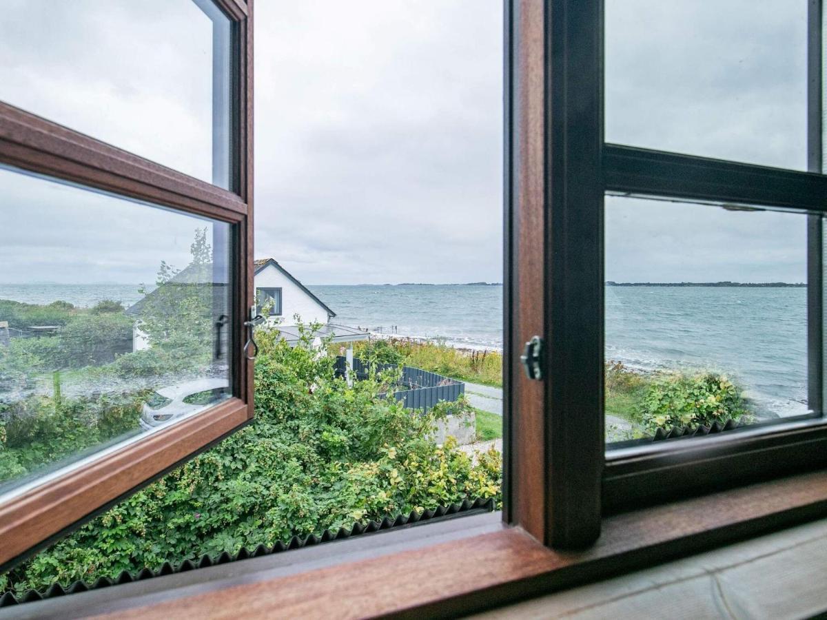 4 Person Holiday Home In Mesinge Eksteriør bilde